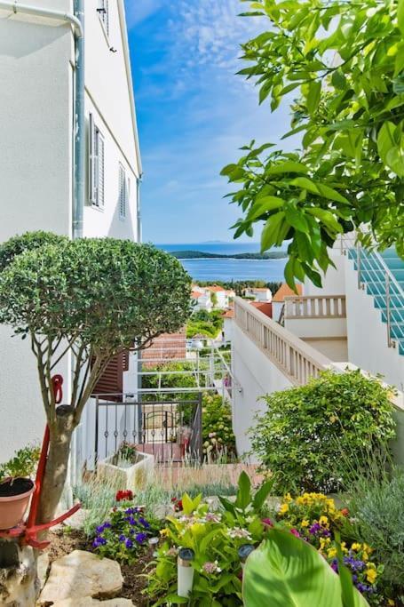Apartman Tino With Two Sunny Terace هفار المظهر الخارجي الصورة