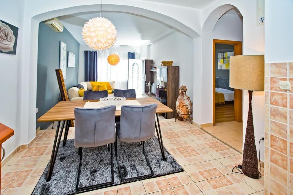 Apartman Tino With Two Sunny Terace هفار المظهر الخارجي الصورة